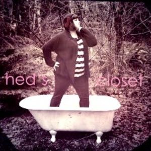 Hi! I’m Hed 🖤 = Final price!